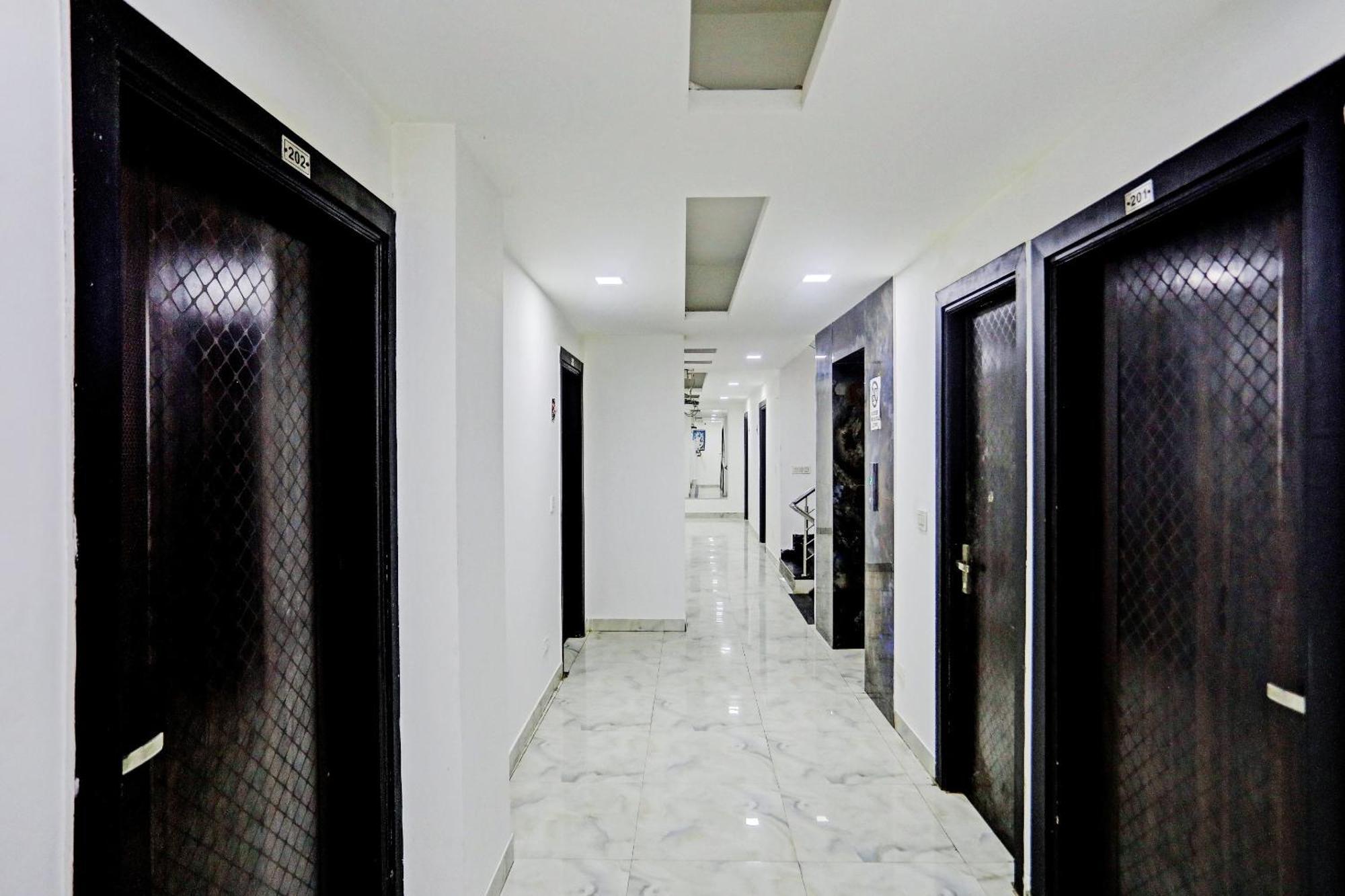 Hotel O Zion New Delhi Exteriör bild